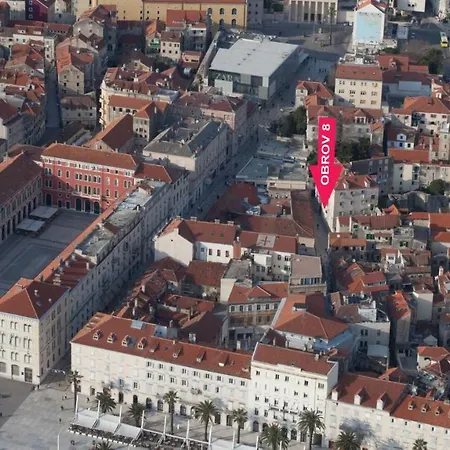 Old Town Apartman *